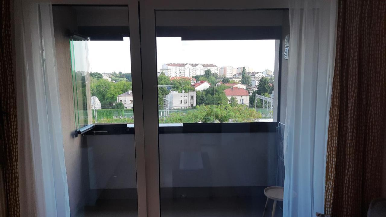 Ursa - Wygodny Apartament I Bezplatny Parking Na Miejscu Apartamento Varsovia Exterior foto